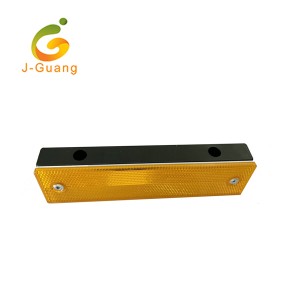 Manufacturing Companies for China Highway Guardrail Reflector Delineator Plastic Support Road Reflectors